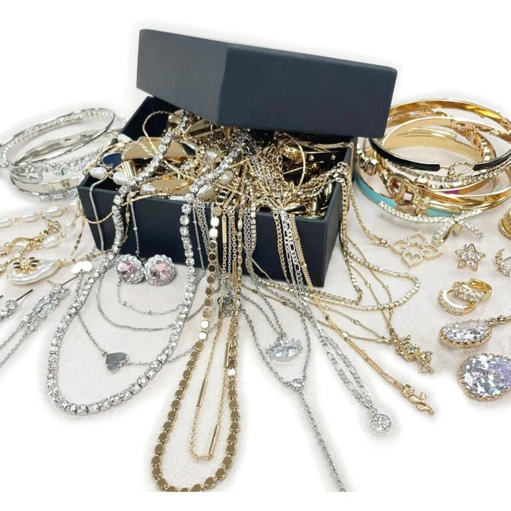 Random Dainty Jewelry Set for  - Women'S Bags Holiday ulasan dan harga